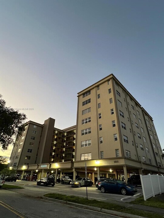 1811 Jefferson St in Hollywood, FL - Building Photo