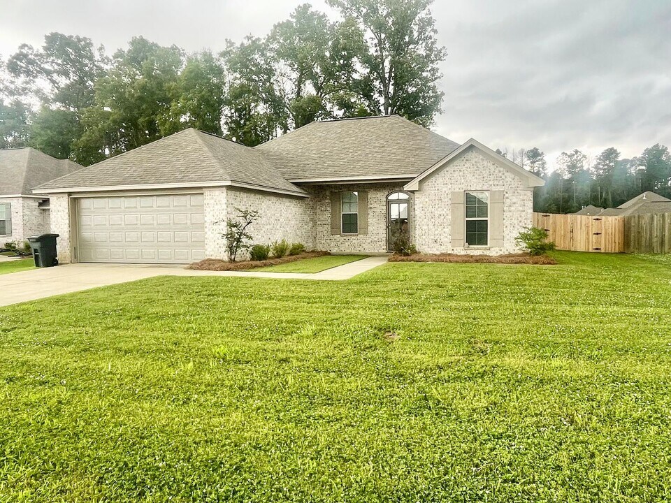 115 Allie Ln in Canton, MS - Building Photo