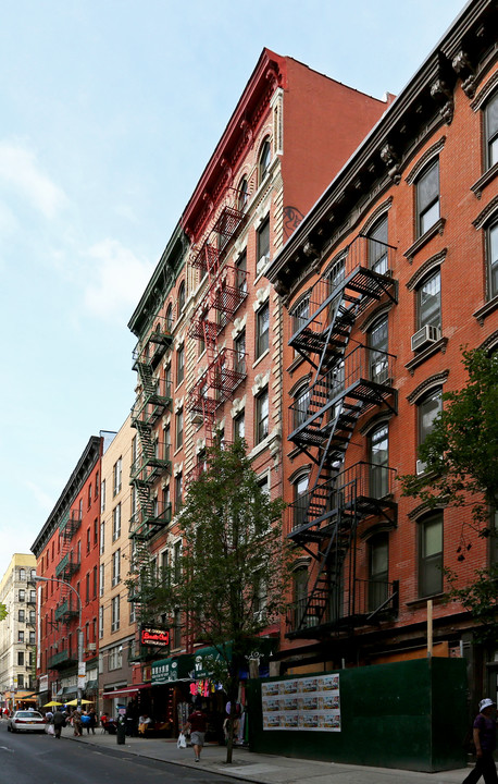 172 Mulberry Street in New York, NY - Building Photo