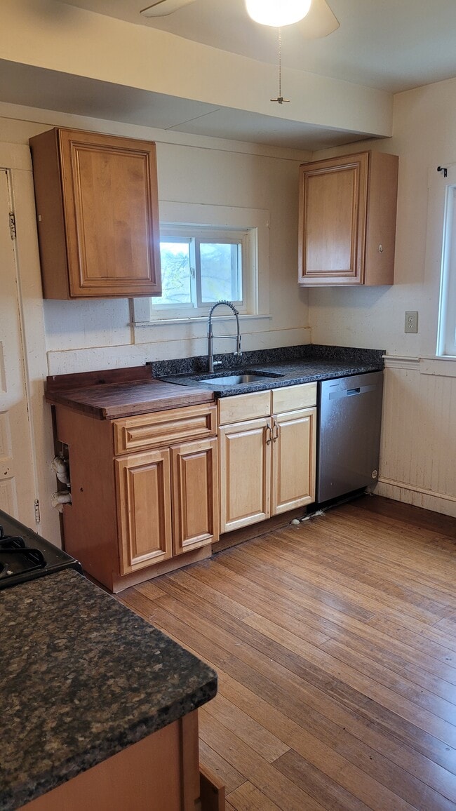 23 Desmond Rd, Unit 2, Unit 2