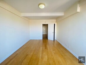 GRAND CONCOURSE in Bronx, NY - Building Photo - Building Photo