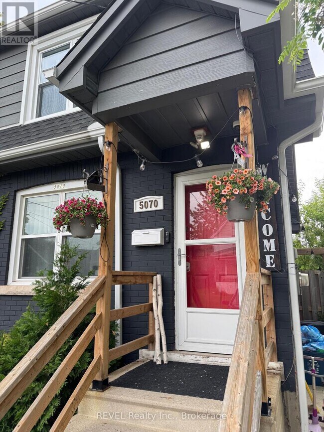 5070 Third Ave in Niagara Falls, ON - Building Photo - Building Photo