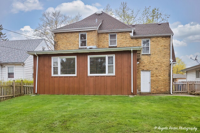 603 Westmoreland Ave in Waukegan, IL - Building Photo - Building Photo