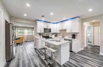 7308 N Dartmouth Ave in Tampa, FL - Building Photo - Building Photo