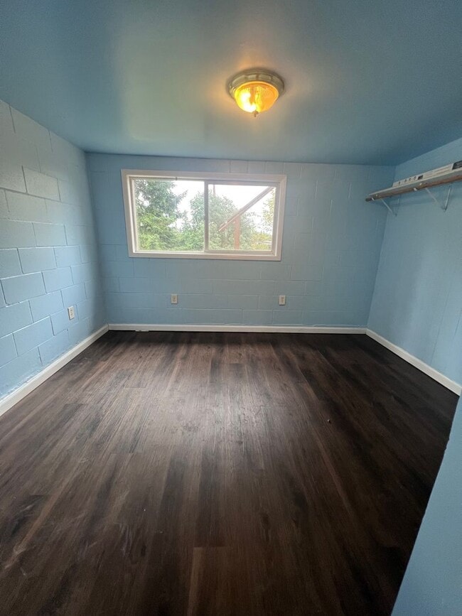 1203 Roosevelt Blvd in Bremerton, WA - Building Photo - Building Photo