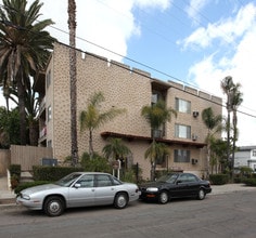 Pacific Pines in San Diego, CA - Foto de edificio - Building Photo