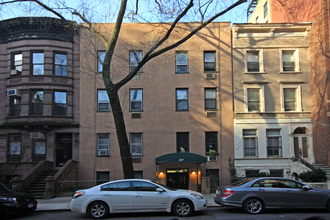 40 W 95th St in New York, NY - Building Photo