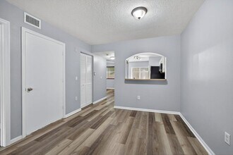 3770 N Jog Rd in Royal Palm Beach, FL - Building Photo - Building Photo