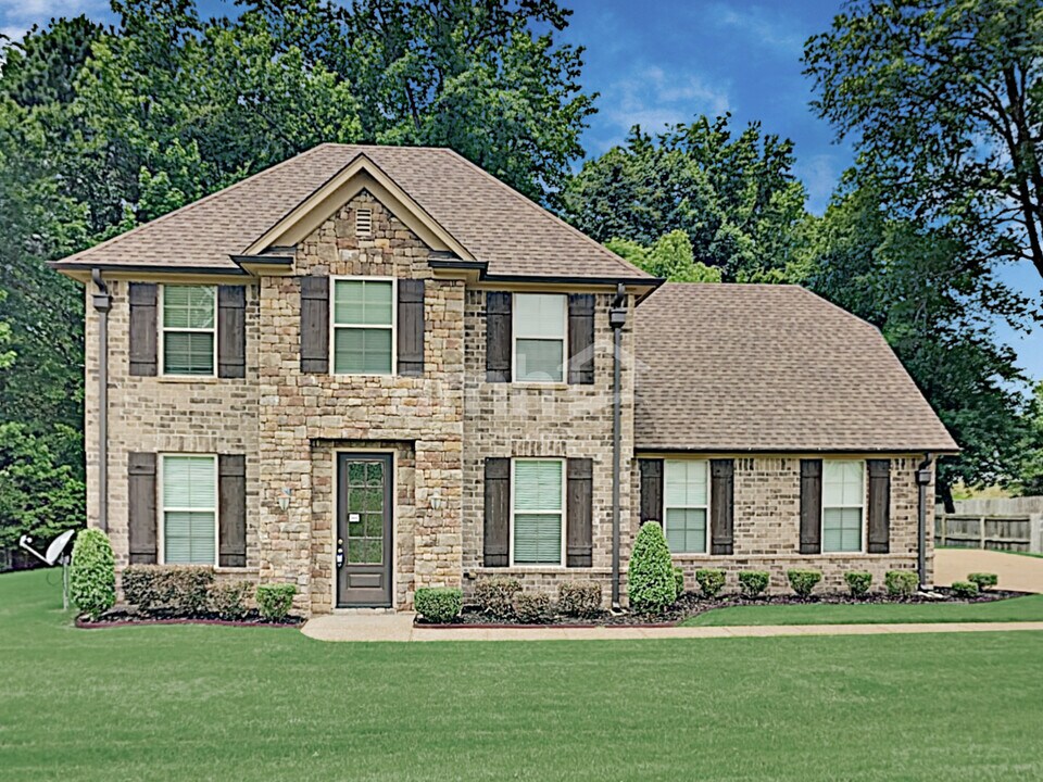 4957 Shira Dr in Arlington, TN - Foto de edificio