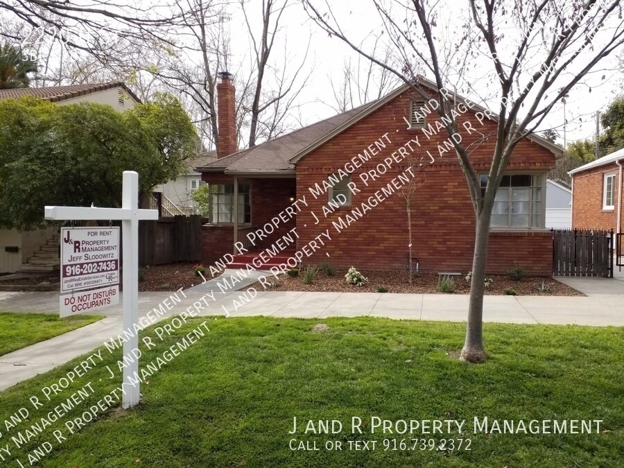 2220 U St in Sacramento, CA - Building Photo