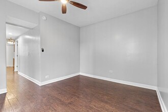 2619 W Hirsch St, Unit 2 in Chicago, IL - Building Photo - Building Photo