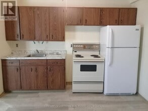 109 Union St in Prince Edward, ON - Building Photo - Building Photo