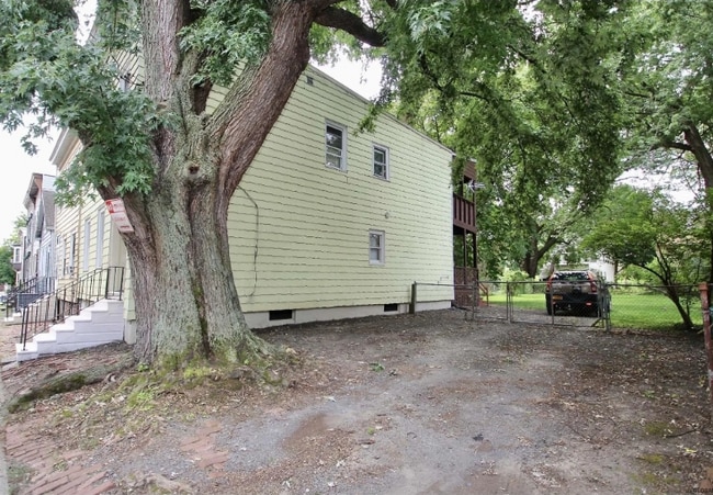 530 3rd St in Albany, NY - Building Photo - Building Photo