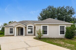 1001 Gary Dr in St. Cloud, FL - Building Photo