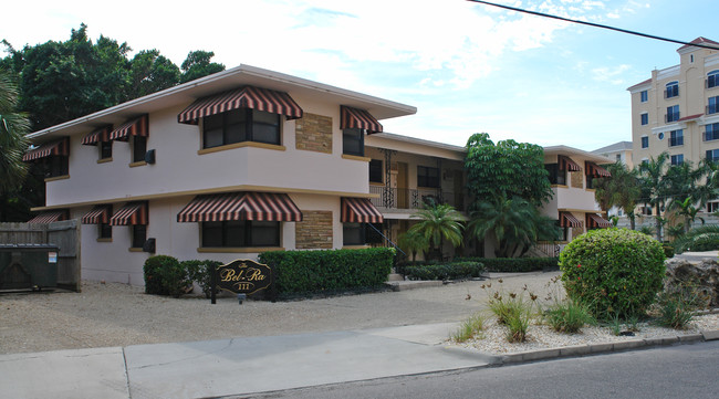 111 Golden Gate Pt in Sarasota, FL - Foto de edificio - Building Photo