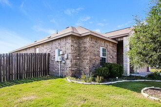 13 Heron Dr in Sanger, TX - Building Photo - Building Photo