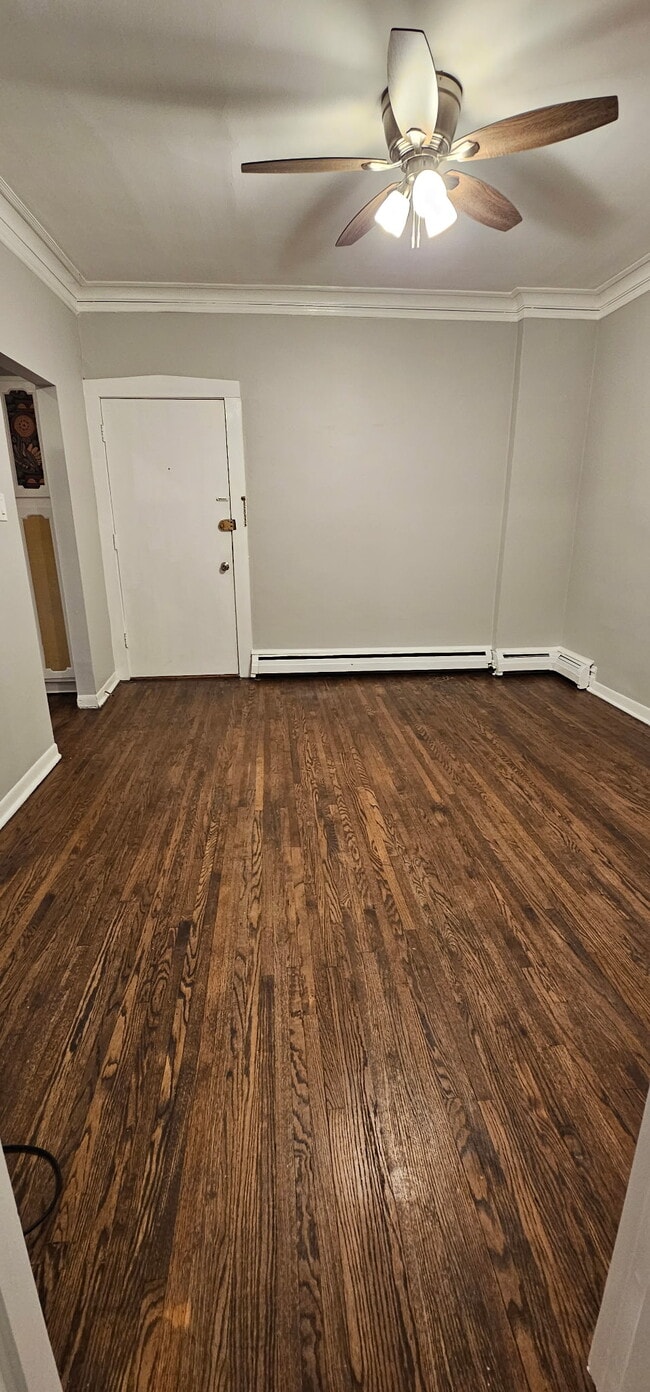 3823 N Drake Ave, Unit 3827-1