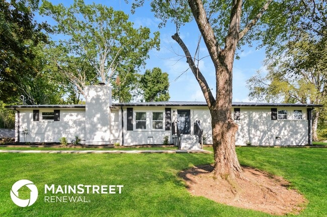 1305 Coreland Dr