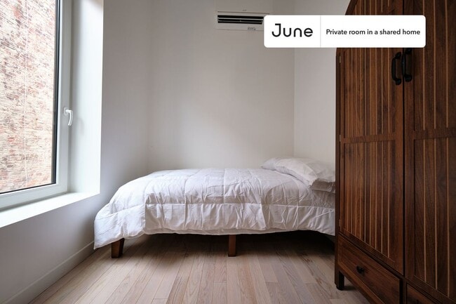 Room in Shared 4 bed/4 bath home in Brooklyn, NY - Building Photo - Building Photo