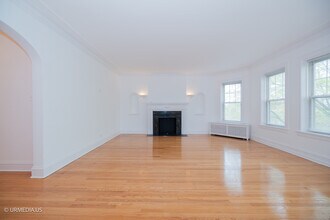 6251 N Oakley Ave in Chicago, IL - Building Photo - Building Photo