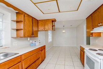 13601 Goodwood Dr in Baton Rouge, LA - Building Photo - Building Photo