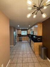 1325 Garrison Ave in Port Orchard, WA - Foto de edificio - Building Photo