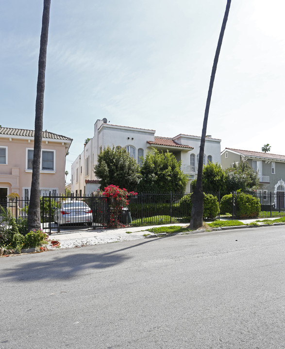 924 S Mariposa Ave in Los Angeles, CA - Building Photo