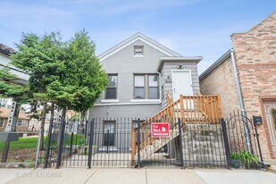 1708 W Cullerton St, Unit B in Chicago, IL - Building Photo