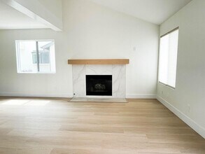 1093 N Vulcan Ave in Encinitas, CA - Building Photo - Building Photo