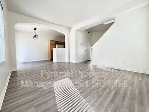 1553 Vivante Way in West Valley City, UT - Building Photo - Building Photo
