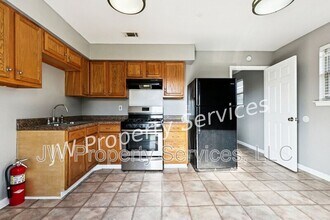 2203-2203 Octavia Dr in Chalmette, LA - Building Photo - Building Photo