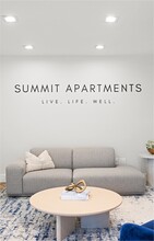 Summit Apartments in Mount Laurel, NJ - Foto de edificio - Building Photo