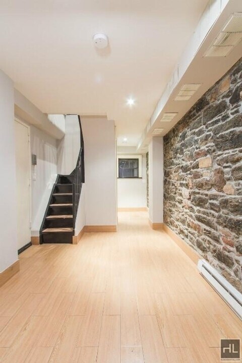 PERRY ST., Unit 2 in New York, NY - Building Photo