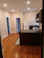 28 Reedsdale St, Unit #8 Apartamentos