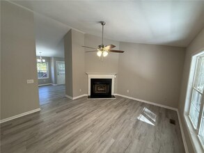 8111 Oak Arbor Rd in Greensboro, NC - Building Photo - Building Photo