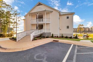 203 Sunset Point Dr, Unit 231 in Dadeville, AL - Building Photo
