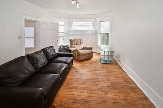 917 E Ermina Ave in Spokane, WA - Building Photo - Building Photo