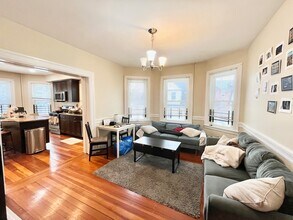 75 Leicester St, Unit 1 in Boston, MA - Building Photo - Building Photo