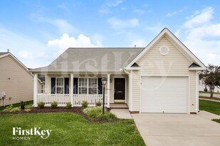 4004 Village Park Ct in Winston-Salem, NC - Building Photo