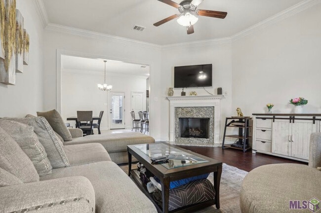 39266 Superior Wood Ave in Gonzales, LA - Foto de edificio - Building Photo