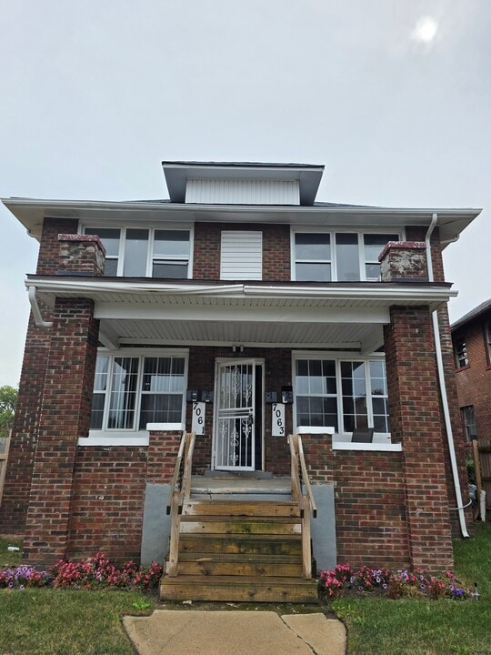 7061 Elmhurst St, Unit FL 2 in Detroit, MI - Foto de edificio