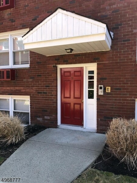 476 joralemon st-Unit -B-6 in Belleville, NJ - Building Photo