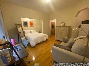 38 Hemenway St, Unit 6 in Boston, MA - Foto de edificio - Building Photo