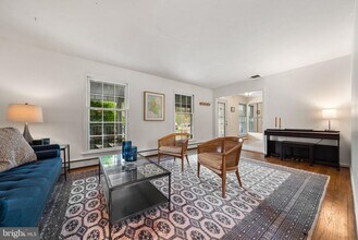 12013 Hamden Ct in Oakton, VA - Building Photo - Building Photo