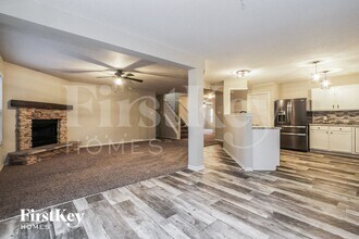 679 Harvest Meadow Way in New Whiteland, IN - Foto de edificio - Building Photo