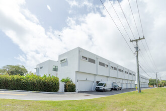Park Central in West Palm Beach, FL - Building Photo - Building Photo