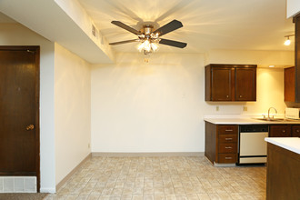 Superior Place Apartments in Lincoln, NE - Building Photo - Interior Photo