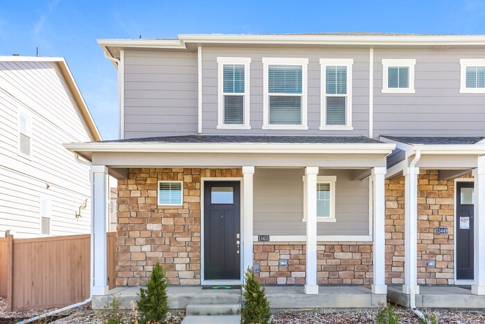 13437 Oneida Ln in Thornton, CO - Foto de edificio
