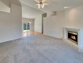 2626 S Gold Bar Way in Meridian, ID - Building Photo - Building Photo