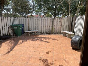 17560 SW 140th Ct in Miami, FL - Building Photo - Building Photo